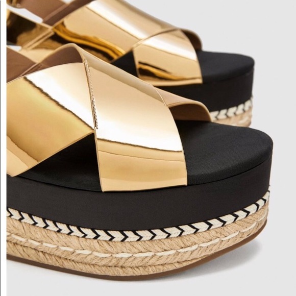 🚫SOLD🚫 [ZARA] GORGEOUS GOLD CRISS-CROSS WEDGES - Picture 2 of 4